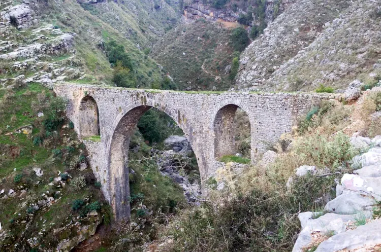 Le pont Ali Pacha à Gjirokastër