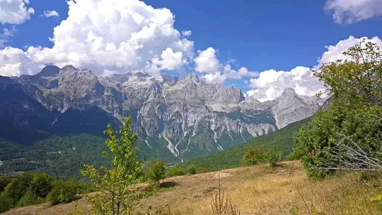 Les monts de Prokletije (les monts maudits) en Albanie La traversée Valbona - Theth dans les Alpes albanaises