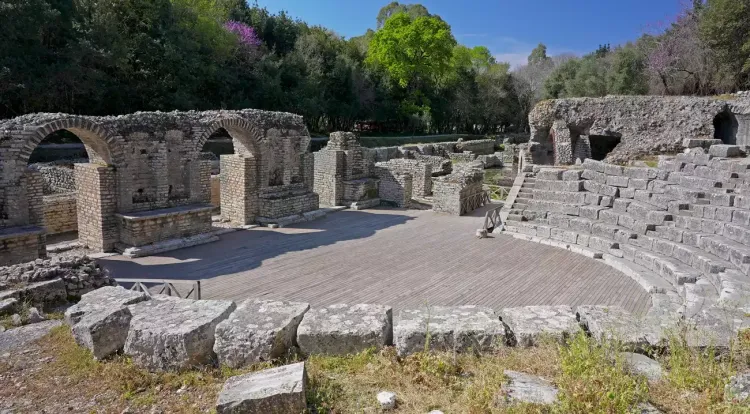 Le théâtre (amphithéâtre) gréco-romain de Butrint, IIIè siècle av. J-C - Iè siècle ap. J-C