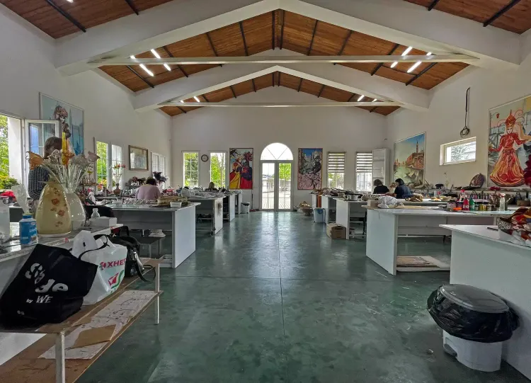 L'atelier de masques vénitiens a Shkoder: la production des masques
