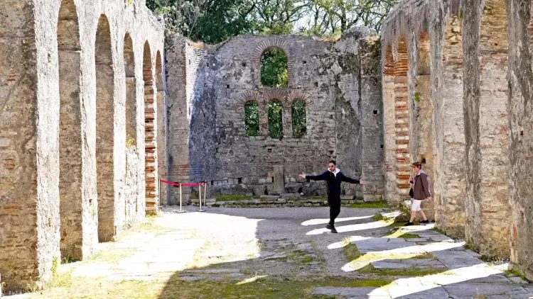 La basilique de Butrint de VIe siècle (la basilique paléochrétienne)