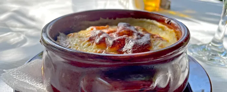 Le meilleur de la cuisine albanaise - Tave Kosi (tavë elbasani) Le meilleur de la cuisine albanaise - Tave Kosi (tavë elbasani)