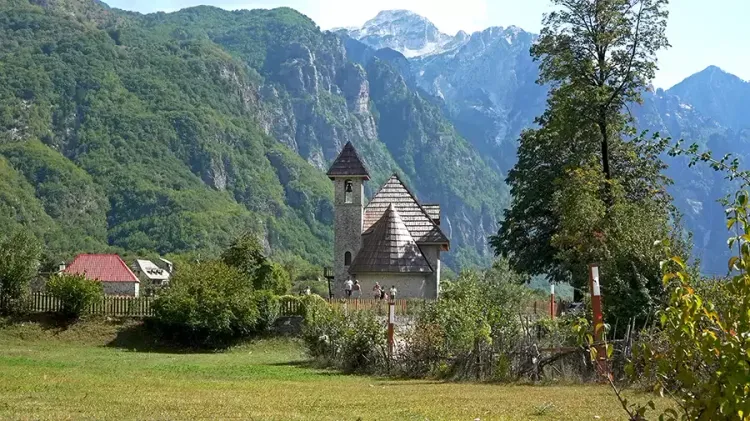 L'église catholique du village de Theth