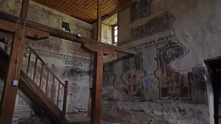 L'église orthodoxe à Leusë: le narthex