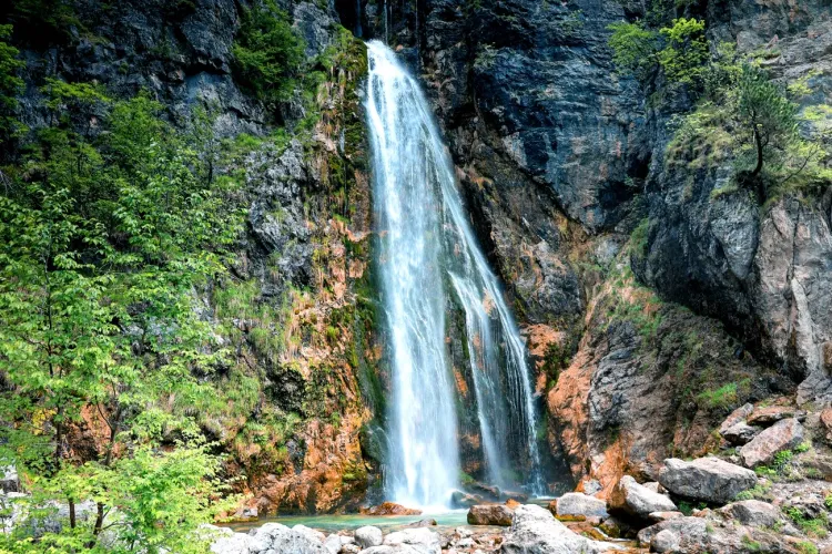 La cascade de Grunas dans le parc national de Theth