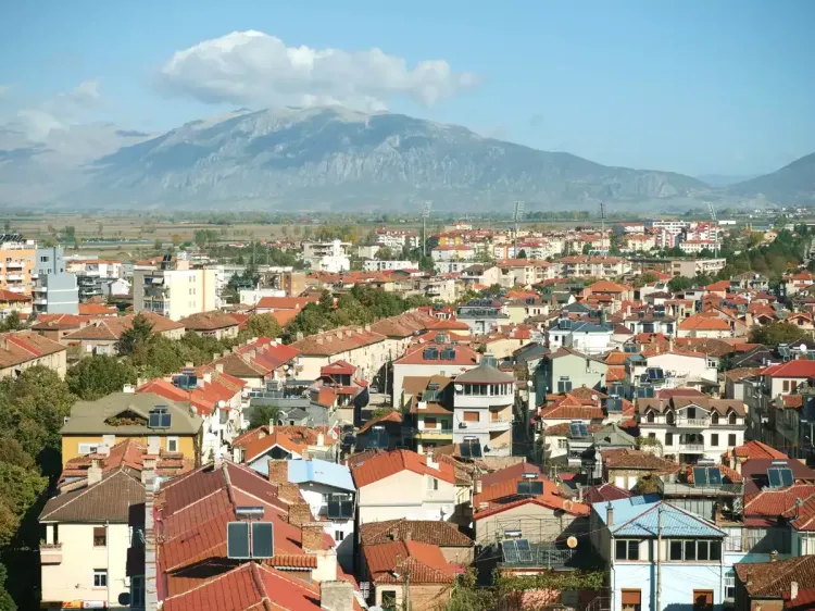 La ville de Korça, Albanie