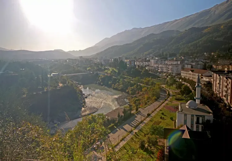La ville de Permet, Albanie