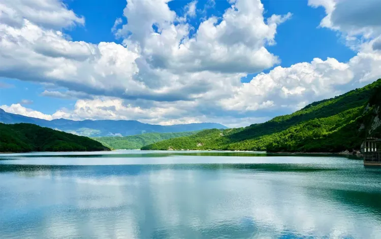 Le Lac Bovilla, Tirana Le Lac Bovilla, Tirana