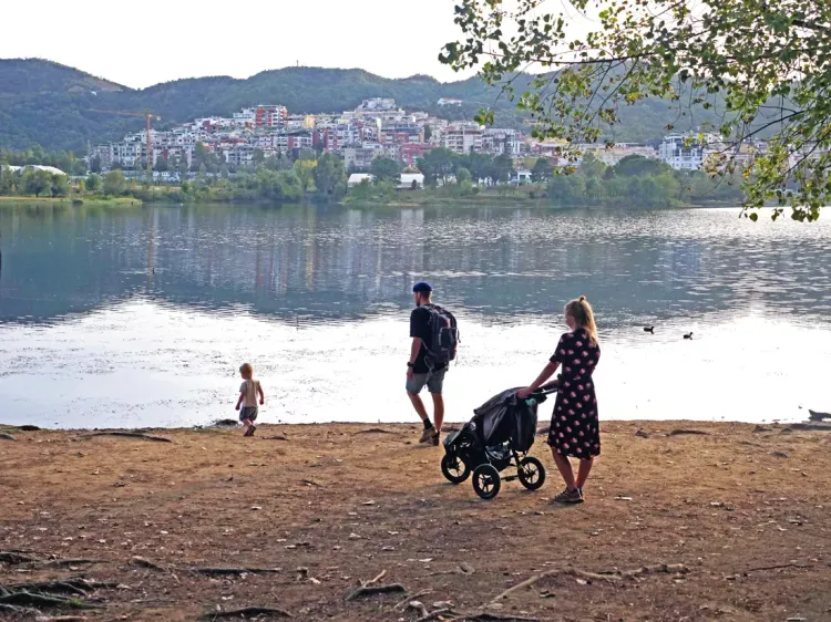 Le lac artificiel de Tirana, Albanie