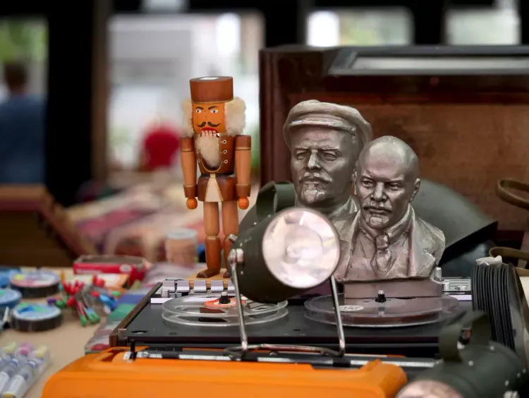 Le marché aux puces à Tirana Le marché aux puces à Tirana