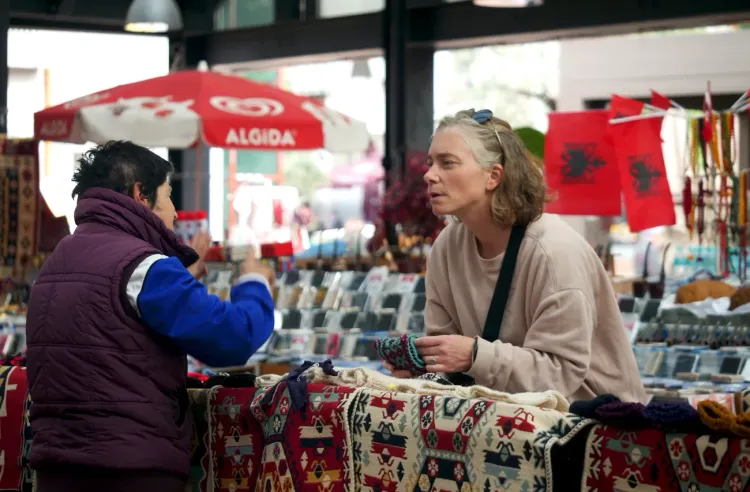 Le Nouveau Bazar (Pazari i Ri) de Tirana, Albanie