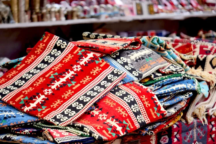 Le Nouveau Bazar de Tirana, les tapis traditionnels