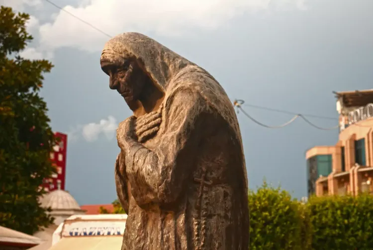 La statue de Mère Teresa à Shkoder, Albanie