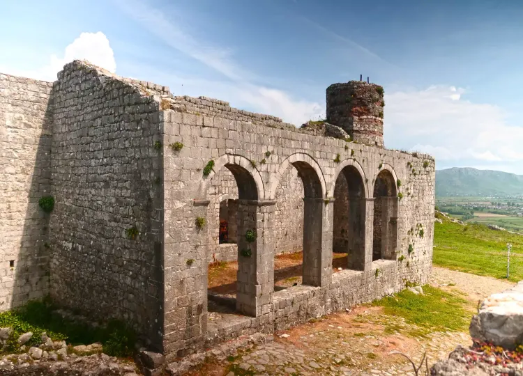 La cathédrale Saint-Étienne (Mosquée Fatih Sultan Mehmet) au château de Rozafa, Shkoder, Albanie