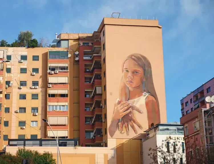 Le Street Art et graffitis de Tirana, Albanie