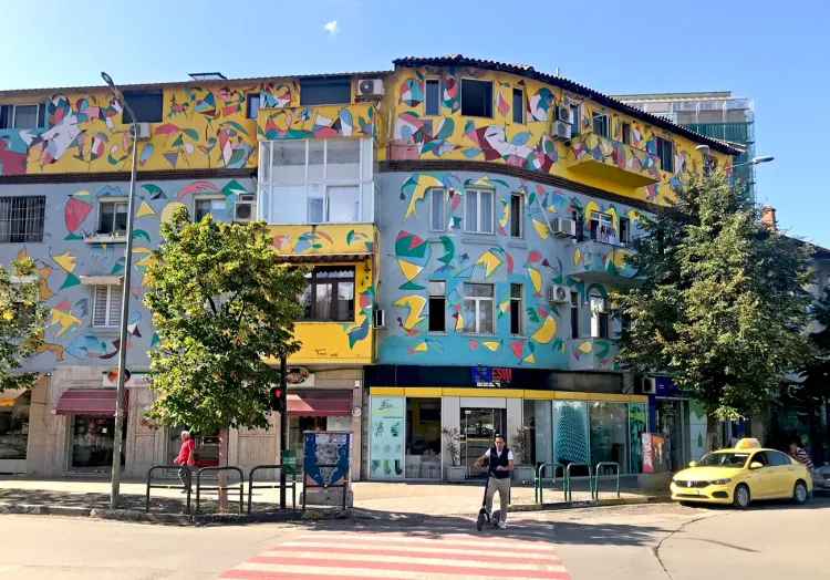 Le Street Art et graffitis de Tirana, Albanie