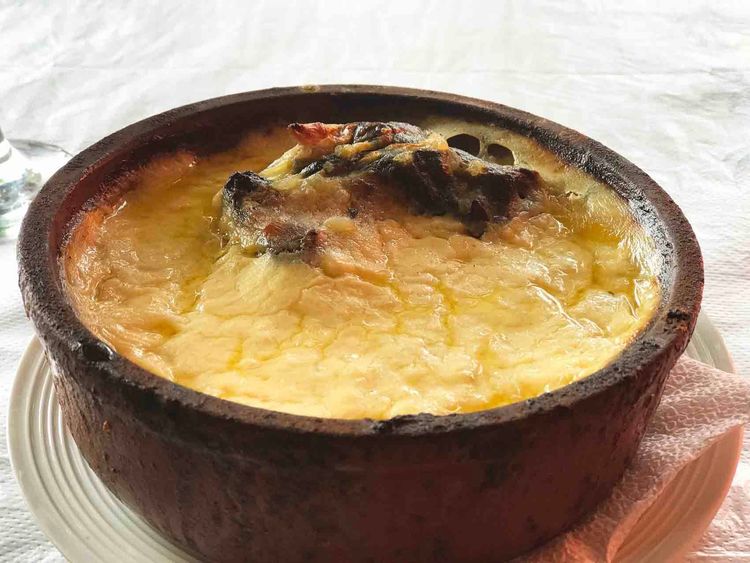 Tavë kosi - les spécialités de la cuisine albanaise