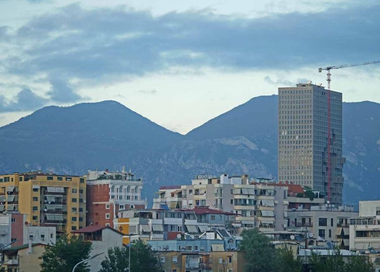 Une panorama de Tirana