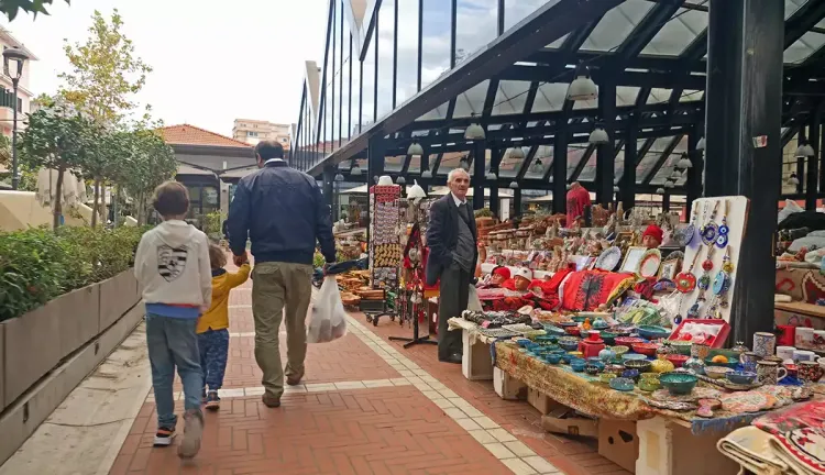 Le nouveau bazaar de Tirana (Pazari i Ri)