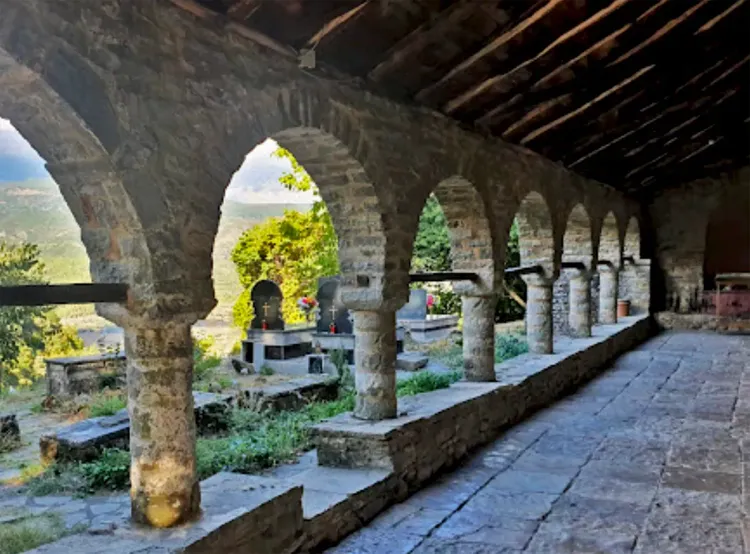 L'église de la Dormition de Sainte-Marie à Permet