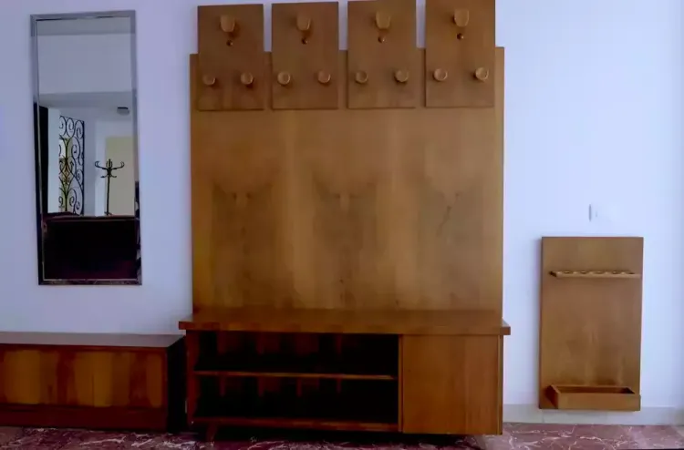 L'armoire-Garderobe dans la villa d'Enver Hoxha à Tirana L'armoire-Garderobe dans la villa d'Enver Hoxha à Tirana