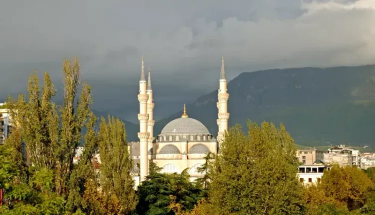 La Grande Mosquée de Tirana (la Mosquée de Namazgâh)