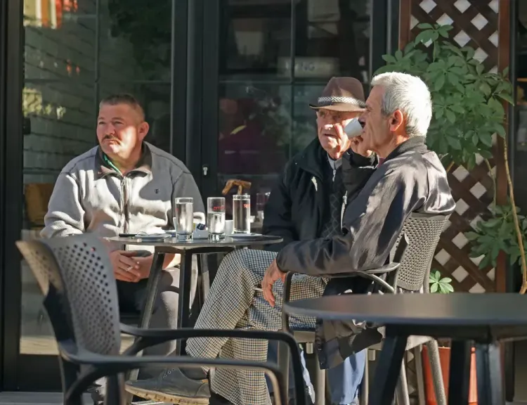 Le rythme de la vie quotidienne à Permet :)
