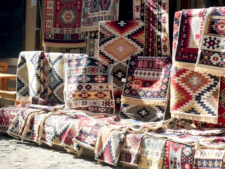 Tapis albanais (kilim). Les souvenirs albanais à rapporter