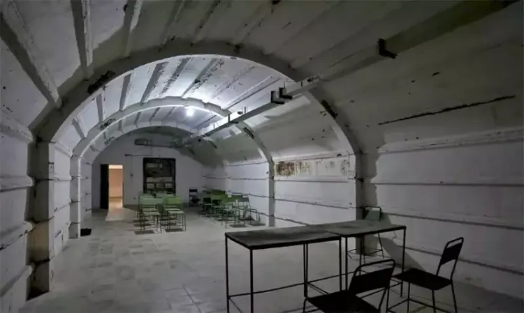 Le musée-tunnel de la guerre froide à Gjirokaster Le tunnel de la guerre froide à Gjirokaster