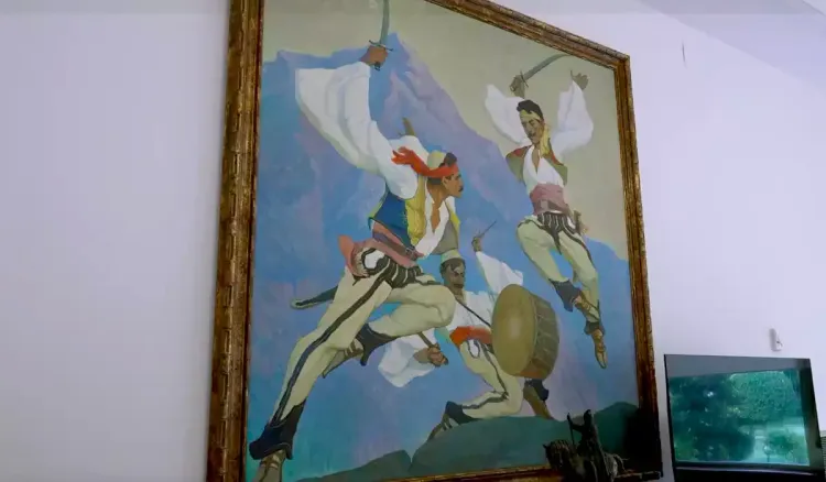 Un panneau au salon de la ville d'Enver Hoxha Un panneau au salon de la ville d'Enver Hoxha