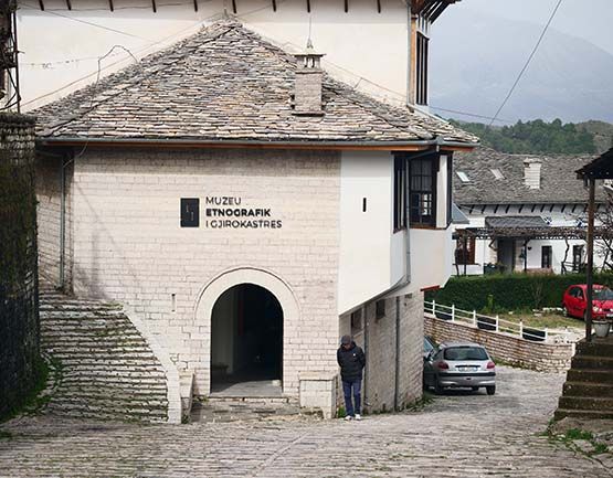 musée ethnographique Gjirokaster.jpg