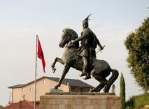 La statue de Skanderbeg à Kruja
