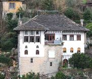 Les maisons style ottoman à Gjirokastër