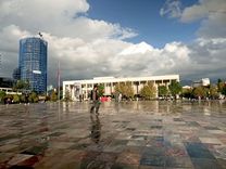 Tirana: la Place Skanderbeg